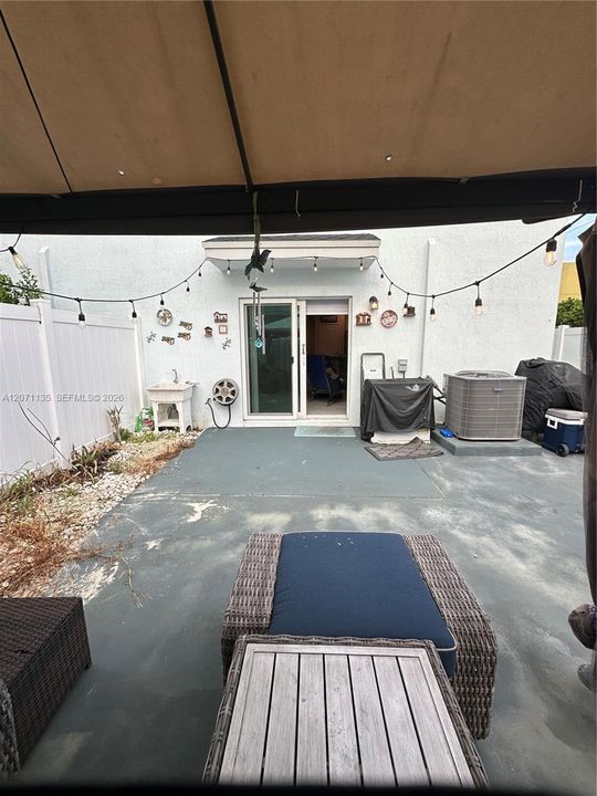 For Rent: $2,800 (4 beds, 2 baths, 1715 Square Feet)