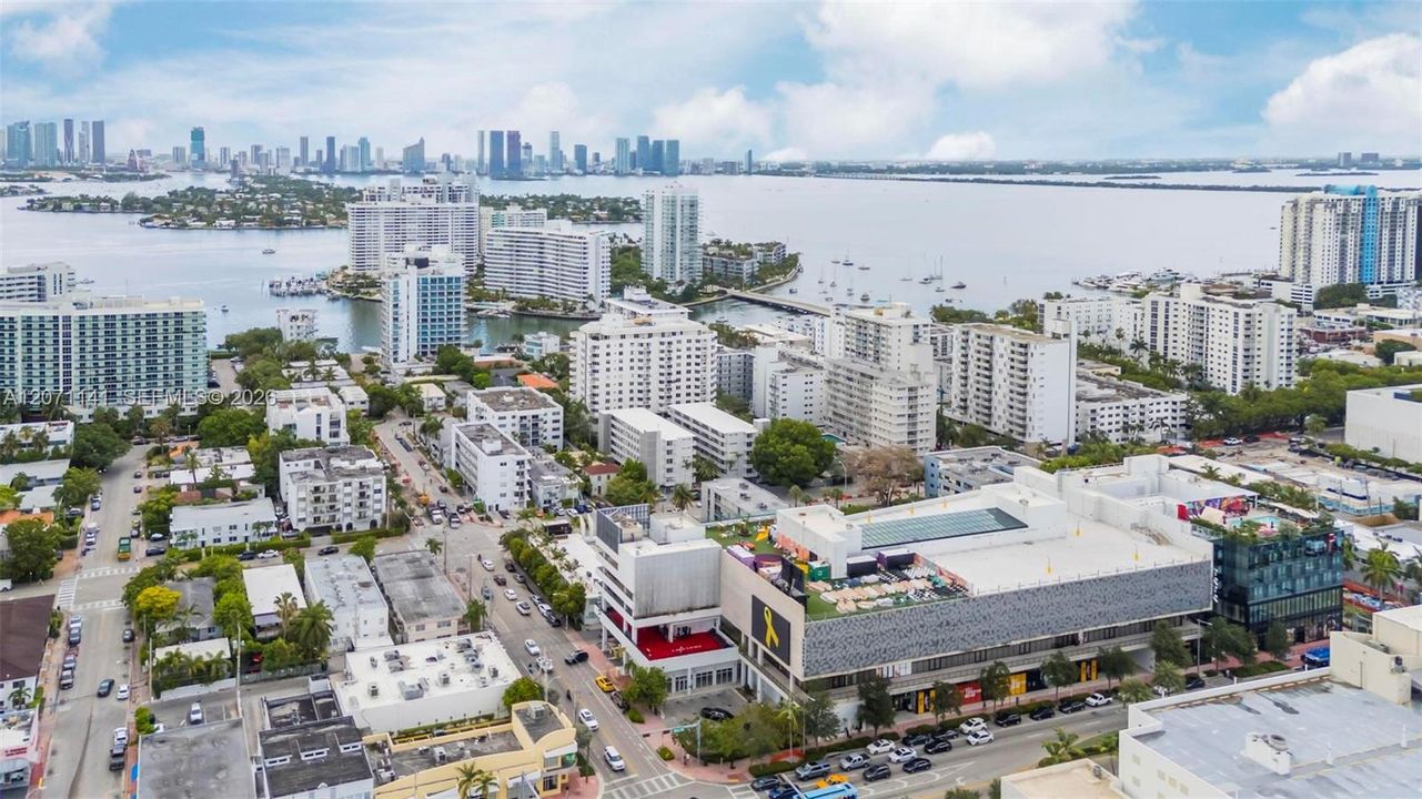 For Sale: $250,000 (1 beds, 1 baths, 655 Square Feet)