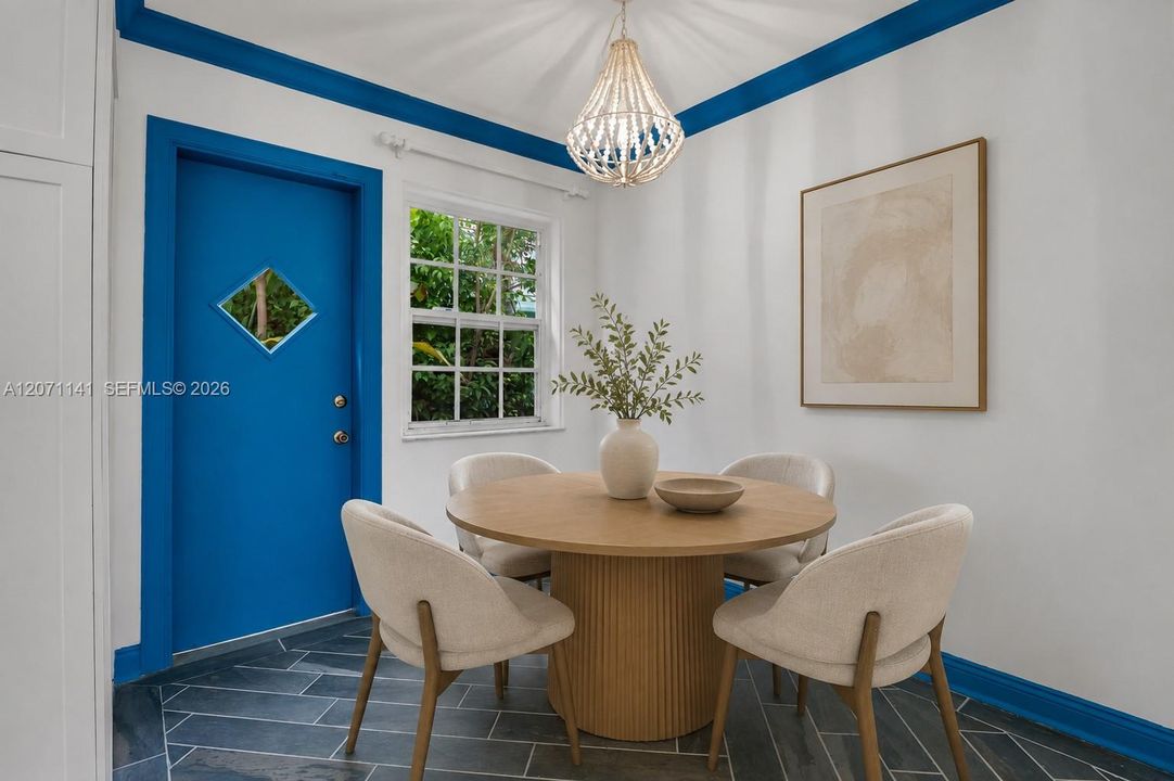 For Sale: $250,000 (1 beds, 1 baths, 655 Square Feet)