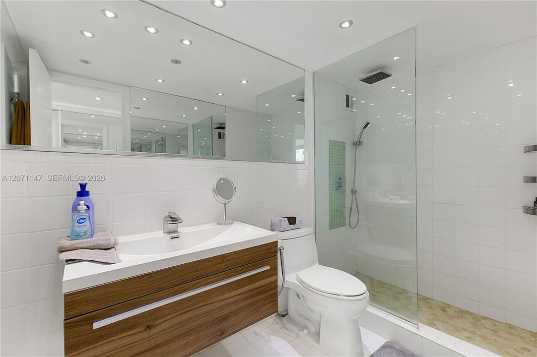 For Sale: $419,000 (0 beds, 1 baths, 538 Square Feet)