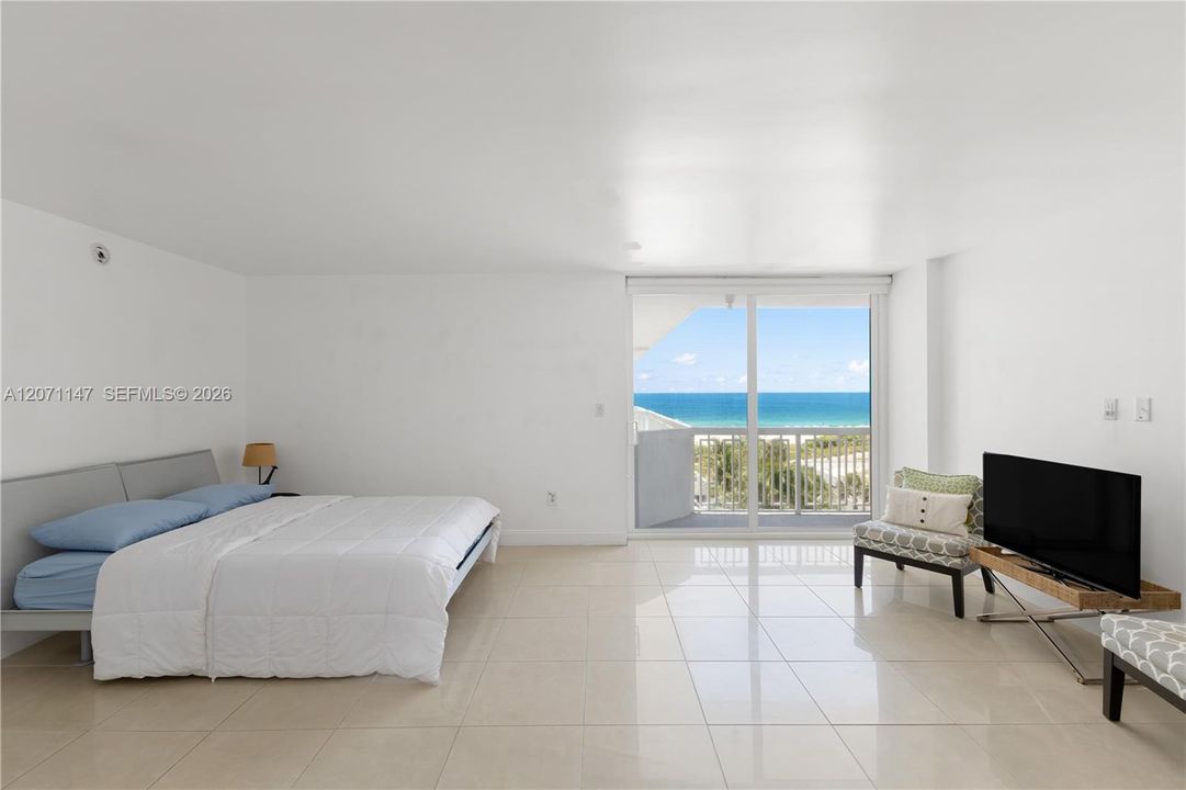 For Sale: $419,000 (0 beds, 1 baths, 538 Square Feet)