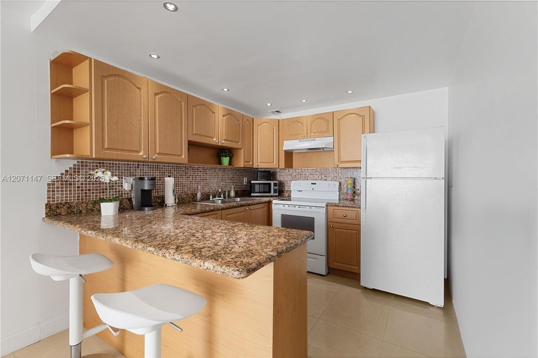 For Sale: $419,000 (0 beds, 1 baths, 538 Square Feet)