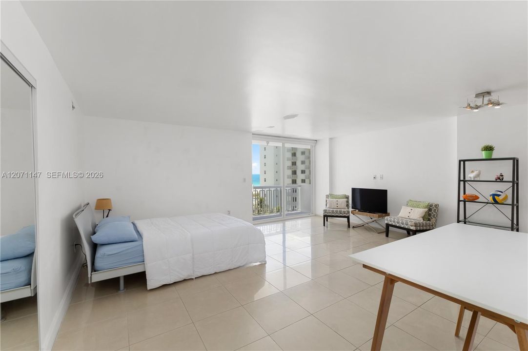 For Sale: $419,000 (0 beds, 1 baths, 538 Square Feet)