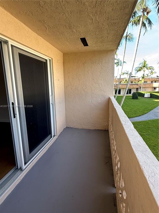 出租: $2,500 (2 贝兹, 2 浴室, 835 平方英尺)