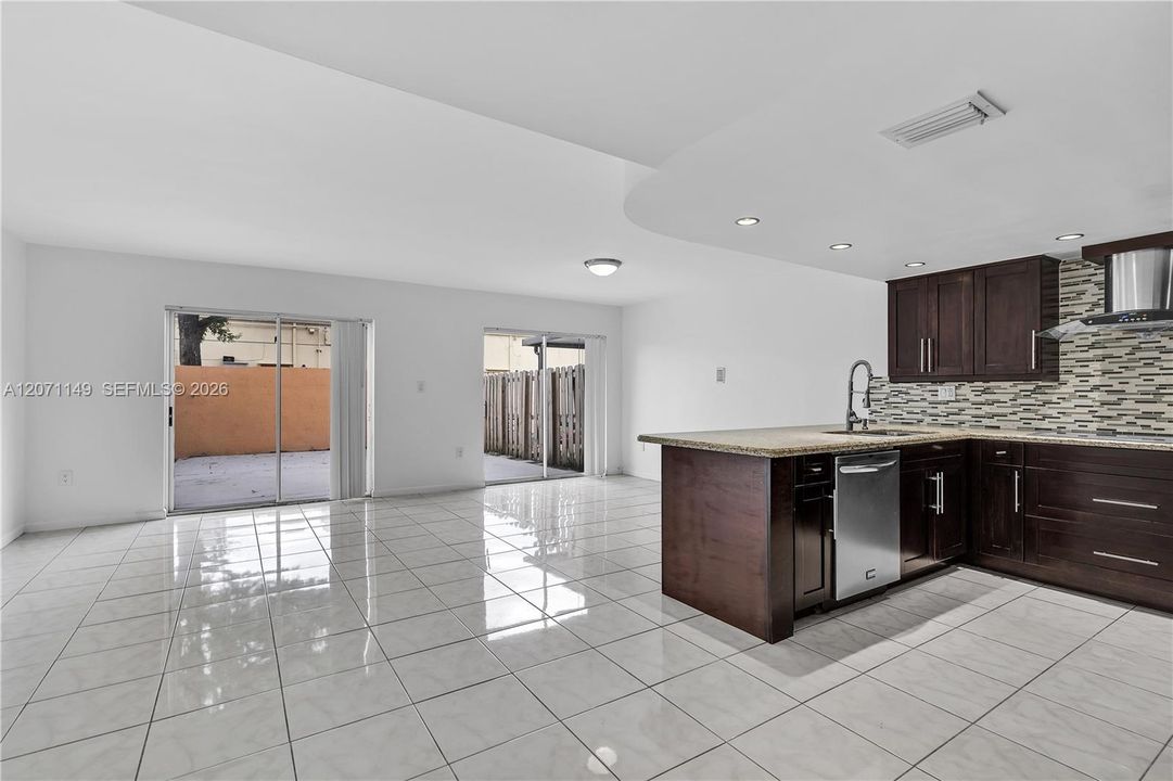 For Sale: $435,000 (3 beds, 2 baths, 1440 Square Feet)