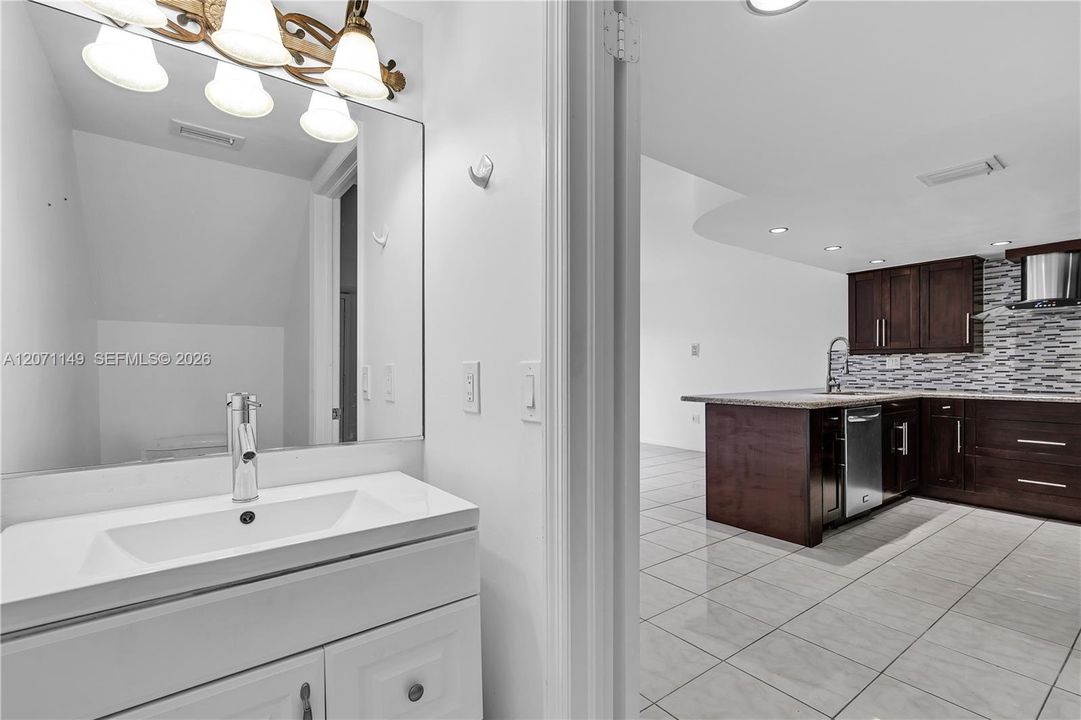 For Sale: $435,000 (3 beds, 2 baths, 1440 Square Feet)