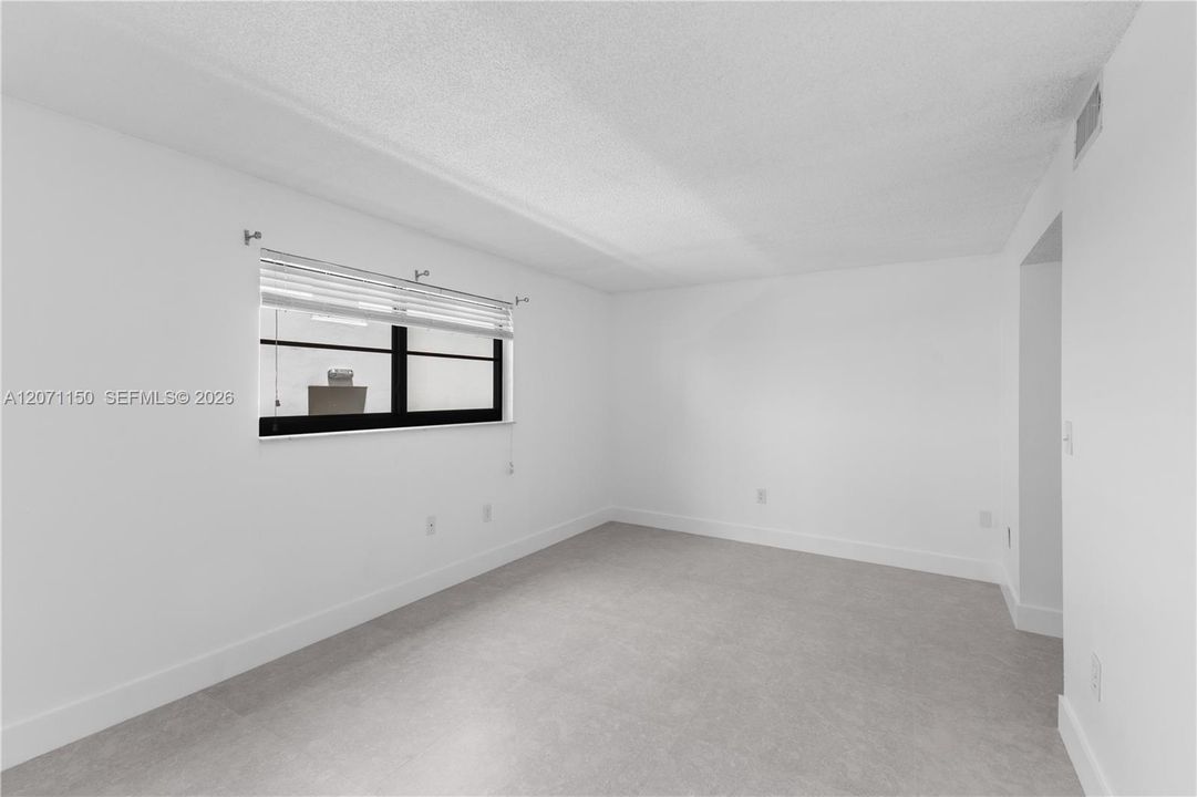 For Rent: $3,750 (2 beds, 2 baths, 940 Square Feet)