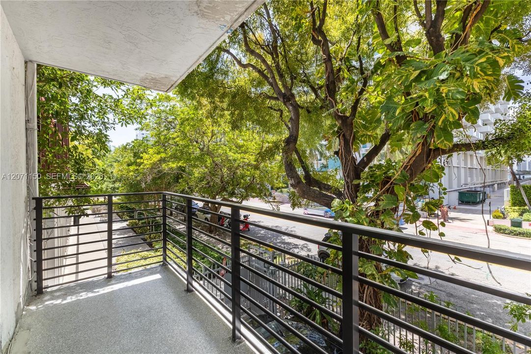 For Rent: $3,750 (2 beds, 2 baths, 940 Square Feet)