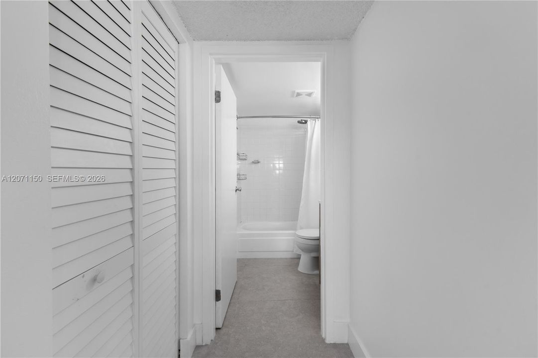 For Rent: $3,750 (2 beds, 2 baths, 940 Square Feet)