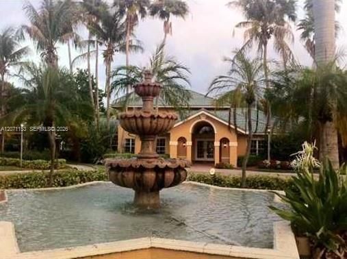For Rent: $1,500 (1 beds, 1 baths, 633 Square Feet)