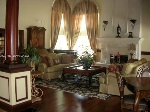 For Rent: $1,500 (1 beds, 1 baths, 633 Square Feet)