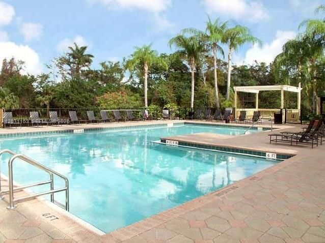 For Rent: $1,500 (1 beds, 1 baths, 633 Square Feet)