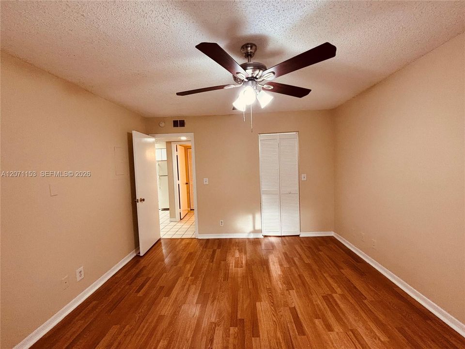 For Rent: $1,500 (1 beds, 1 baths, 633 Square Feet)
