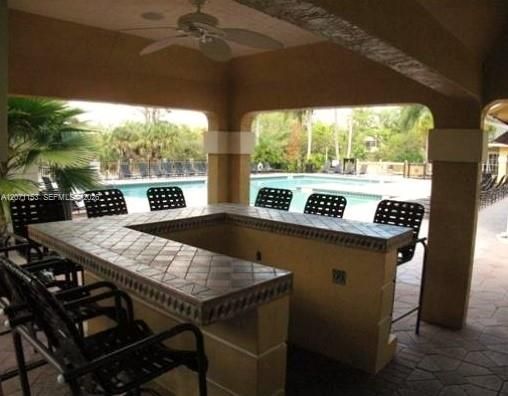 For Rent: $1,500 (1 beds, 1 baths, 633 Square Feet)