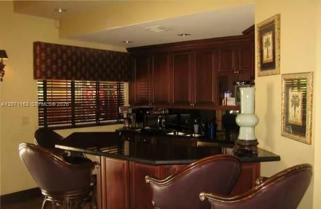 For Rent: $1,500 (1 beds, 1 baths, 633 Square Feet)