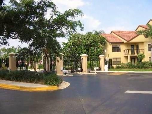 For Rent: $1,500 (1 beds, 1 baths, 633 Square Feet)