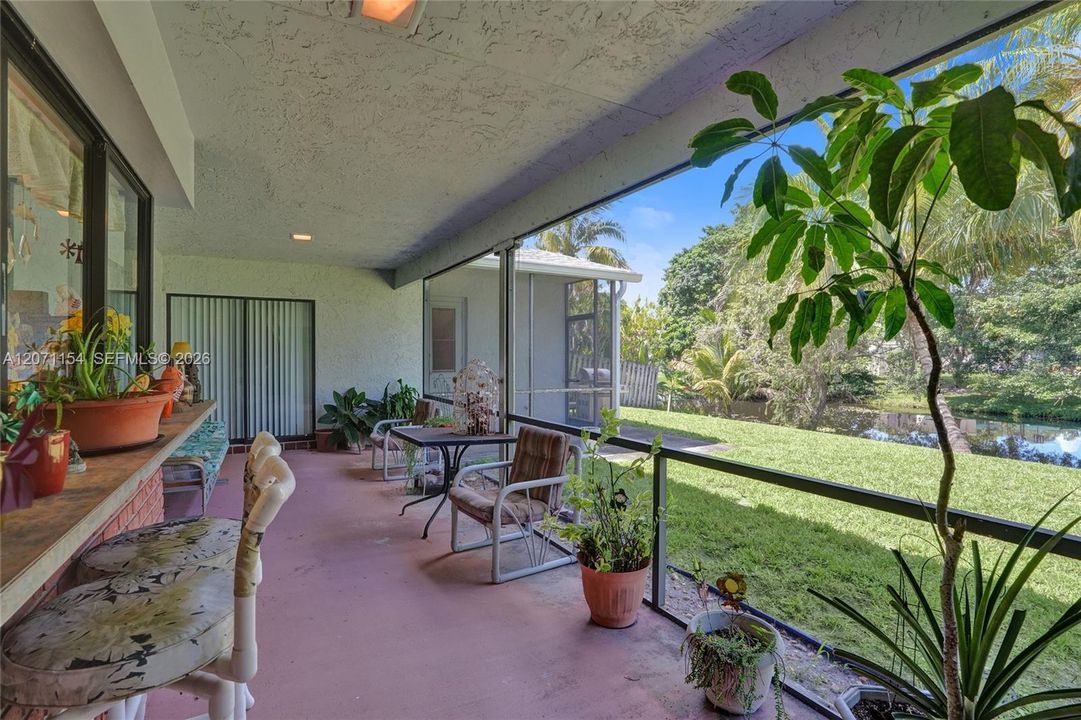 For Sale: $600,000 (3 beds, 2 baths, 1990 Square Feet)