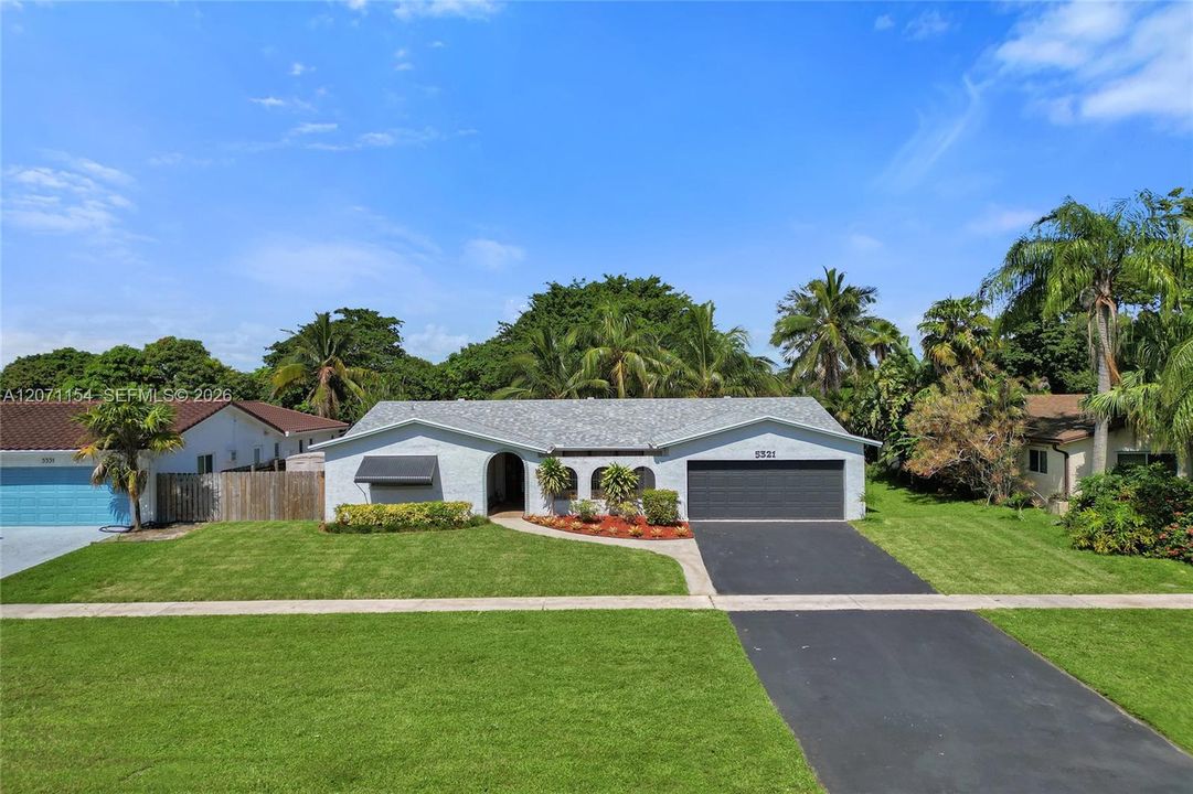 For Sale: $600,000 (3 beds, 2 baths, 1990 Square Feet)