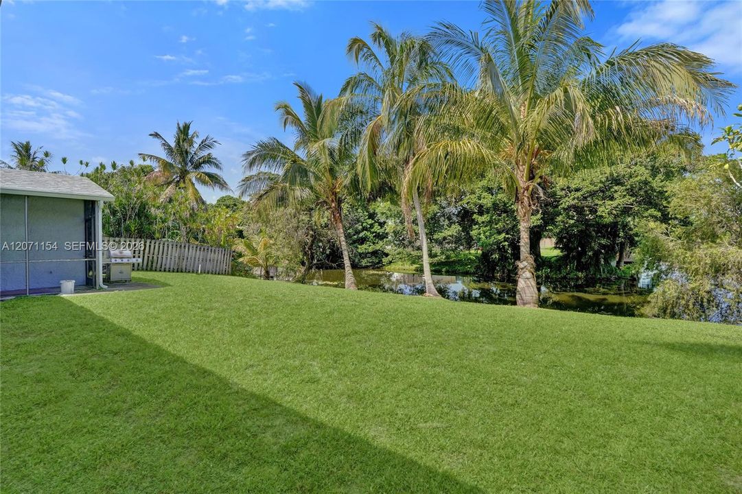 For Sale: $600,000 (3 beds, 2 baths, 1990 Square Feet)