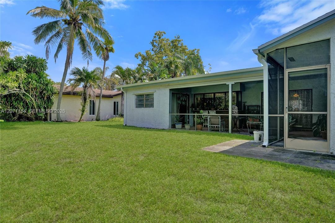 For Sale: $600,000 (3 beds, 2 baths, 1990 Square Feet)