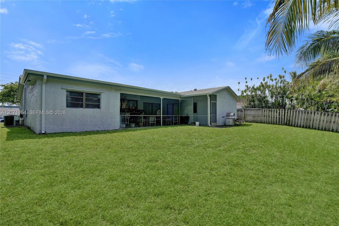 For Sale: $600,000 (3 beds, 2 baths, 1990 Square Feet)