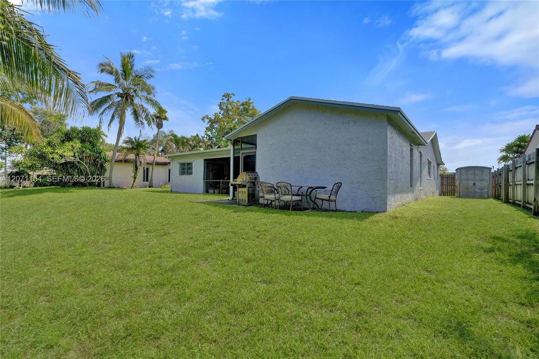 For Sale: $600,000 (3 beds, 2 baths, 1990 Square Feet)