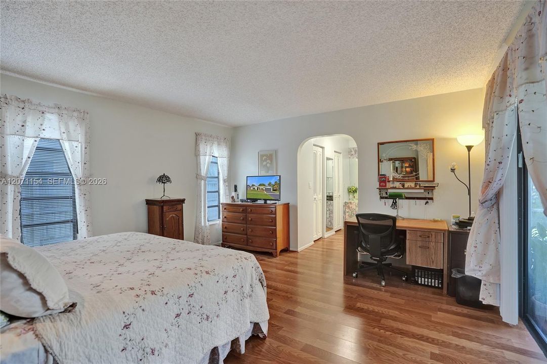For Sale: $600,000 (3 beds, 2 baths, 1990 Square Feet)