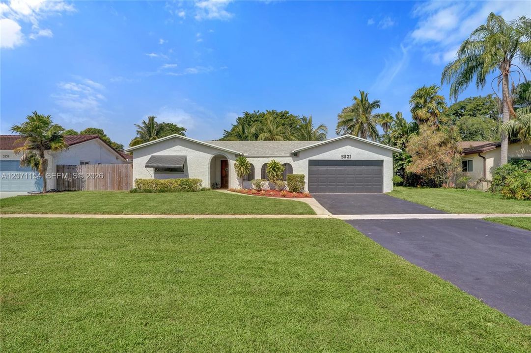 For Sale: $600,000 (3 beds, 2 baths, 1990 Square Feet)