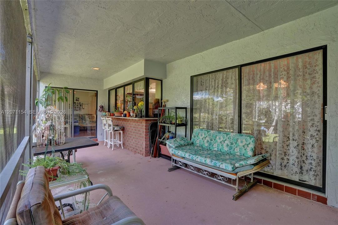 For Sale: $600,000 (3 beds, 2 baths, 1990 Square Feet)