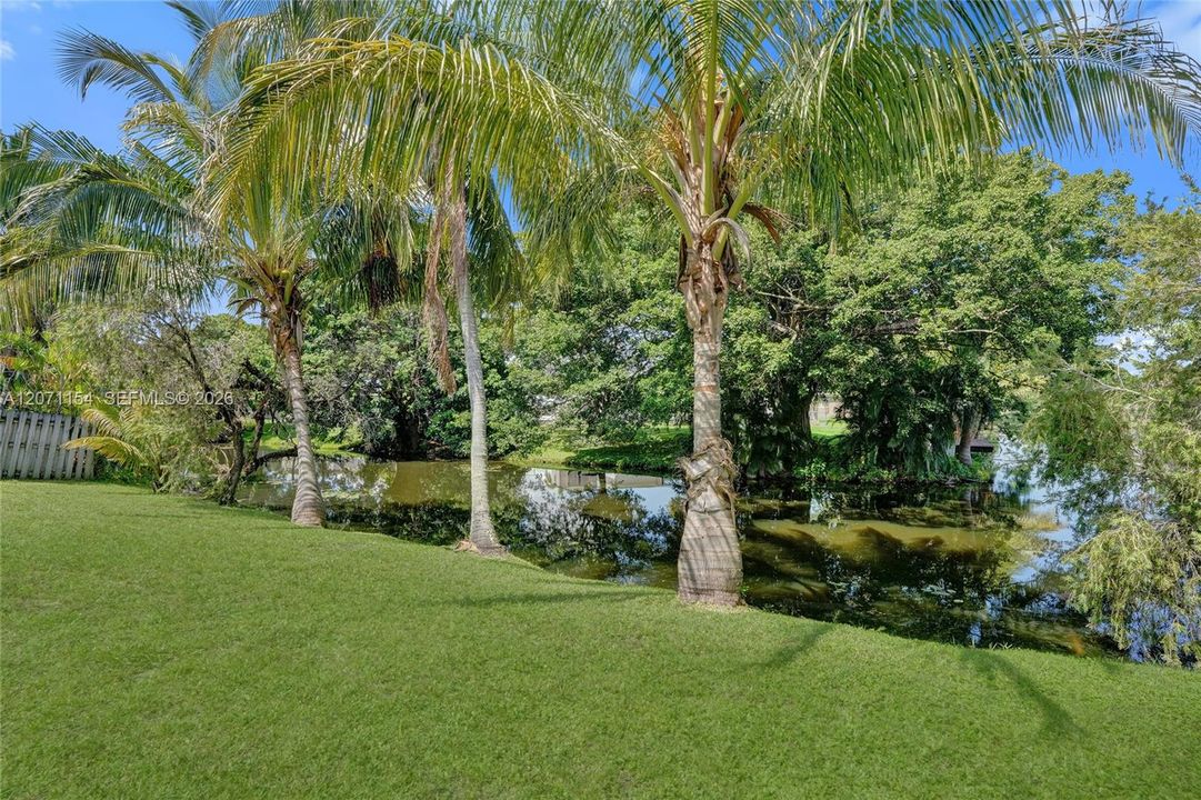 For Sale: $600,000 (3 beds, 2 baths, 1990 Square Feet)