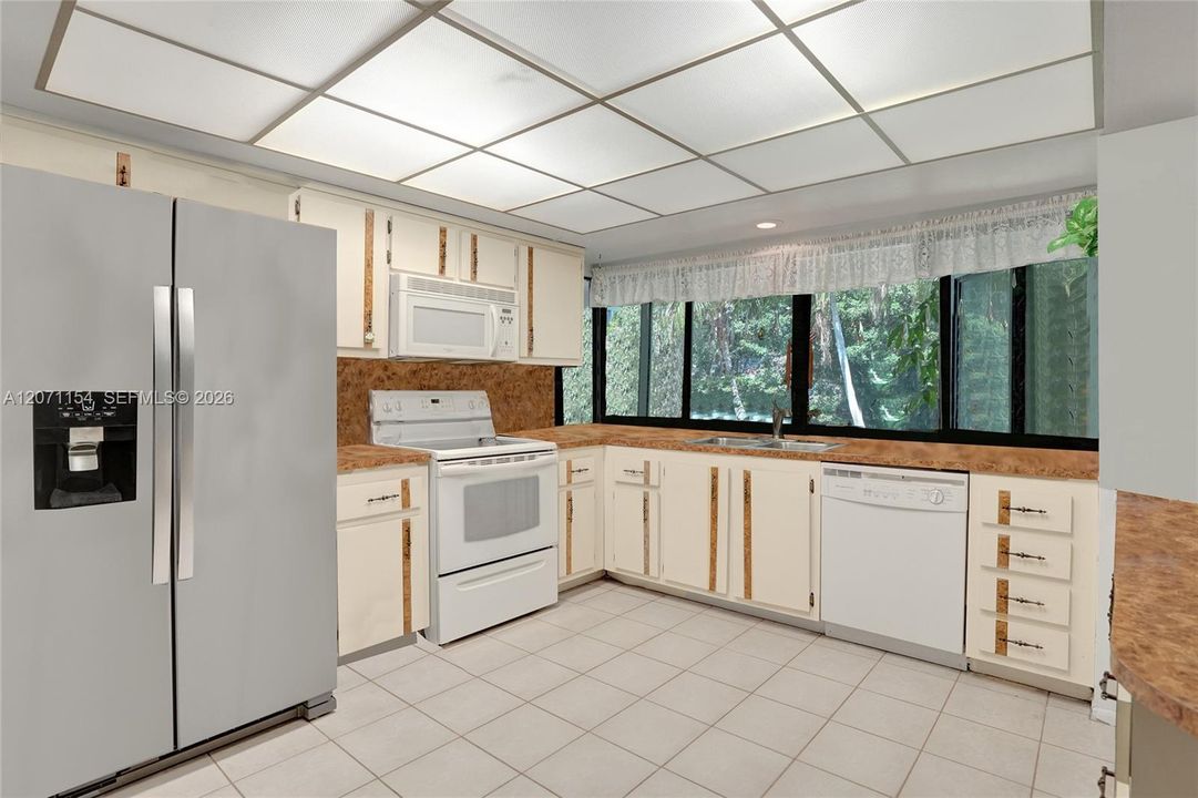 For Sale: $600,000 (3 beds, 2 baths, 1990 Square Feet)