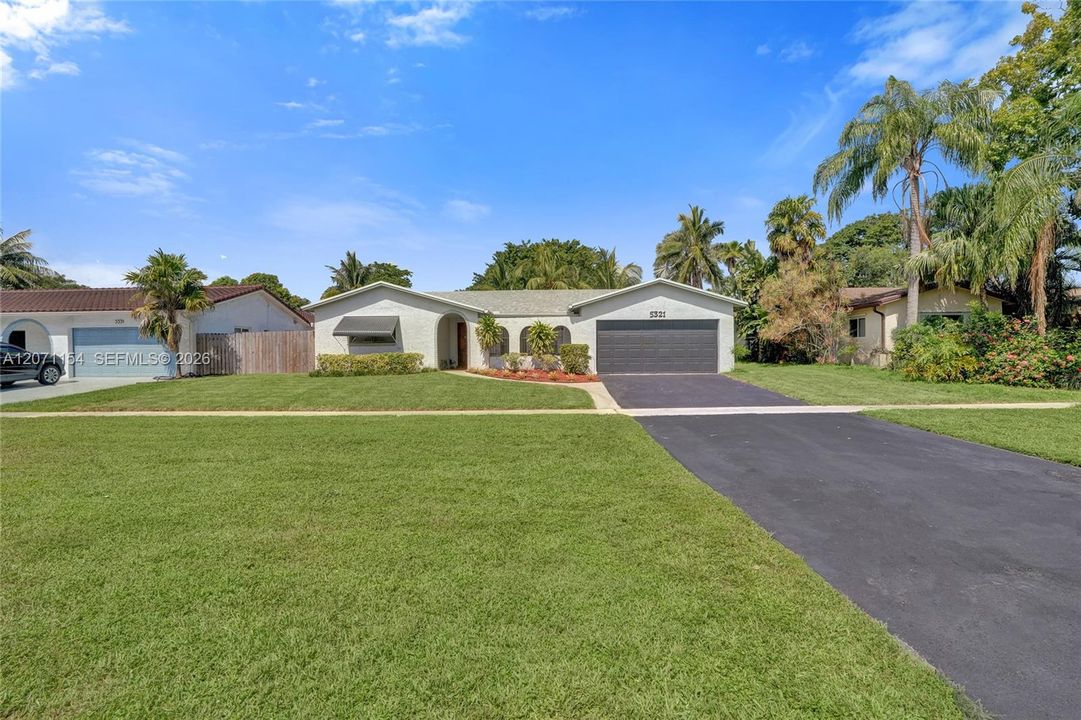 For Sale: $600,000 (3 beds, 2 baths, 1990 Square Feet)