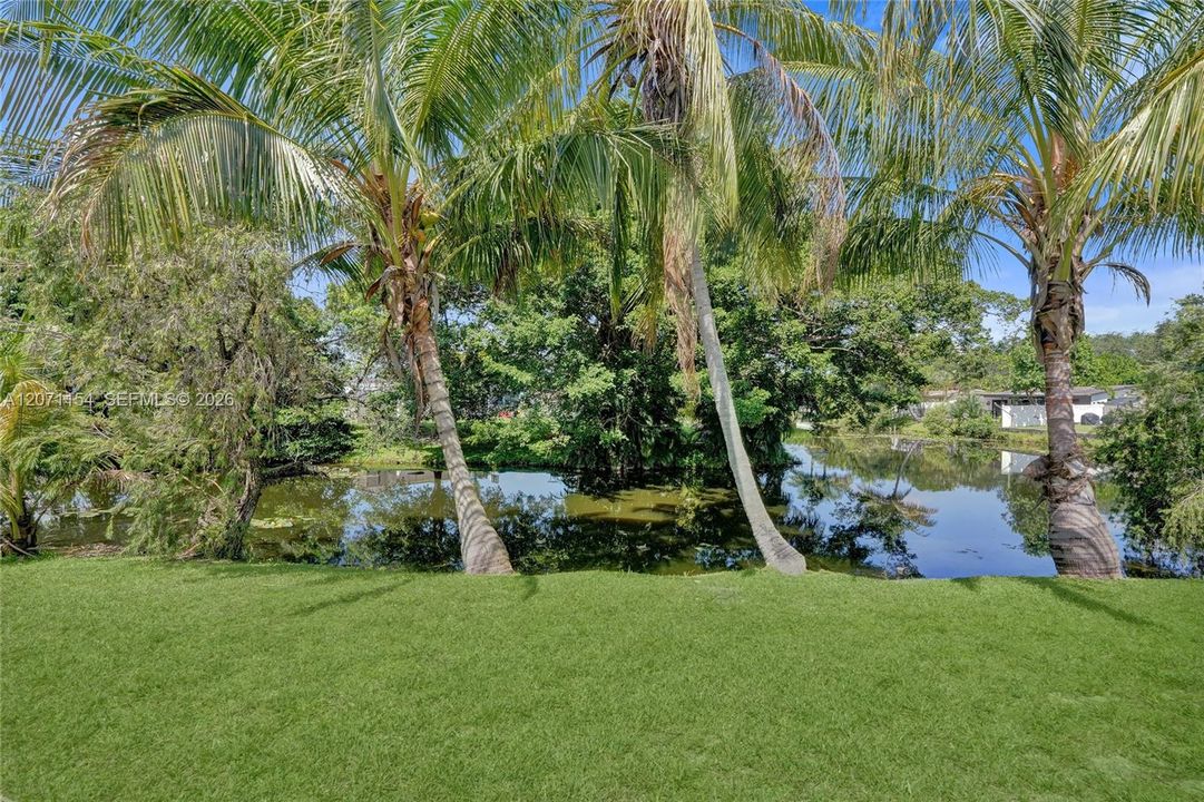 For Sale: $600,000 (3 beds, 2 baths, 1990 Square Feet)