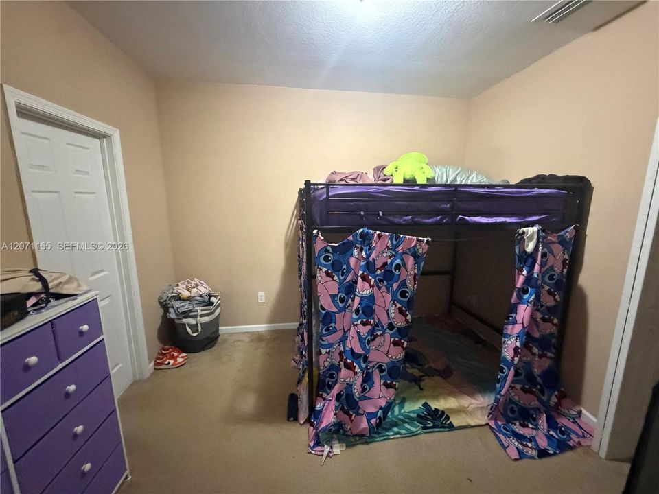 En Venta: $410,000 (3 camas, 2 baños, 1356 Pies cuadrados)