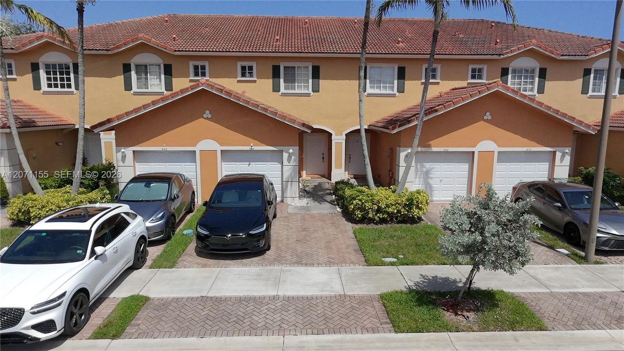 En Venta: $410,000 (3 camas, 2 baños, 1356 Pies cuadrados)