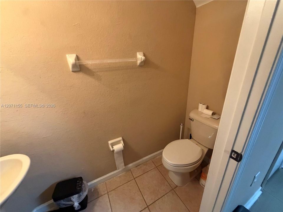 En Venta: $410,000 (3 camas, 2 baños, 1356 Pies cuadrados)