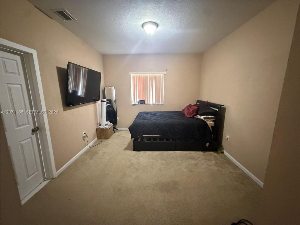 En Venta: $410,000 (3 camas, 2 baños, 1356 Pies cuadrados)