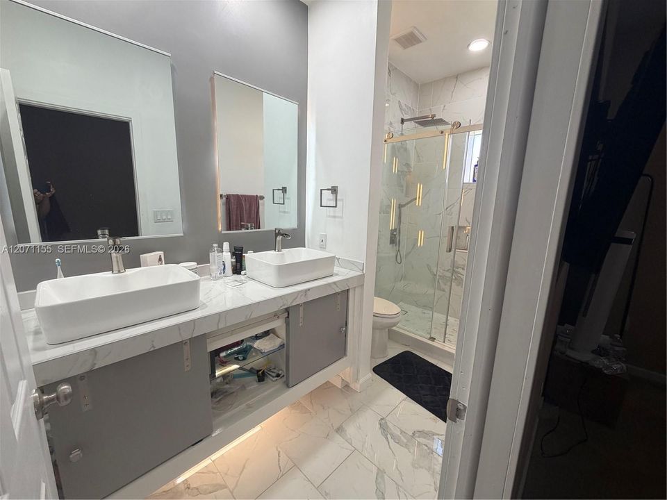 En Venta: $410,000 (3 camas, 2 baños, 1356 Pies cuadrados)
