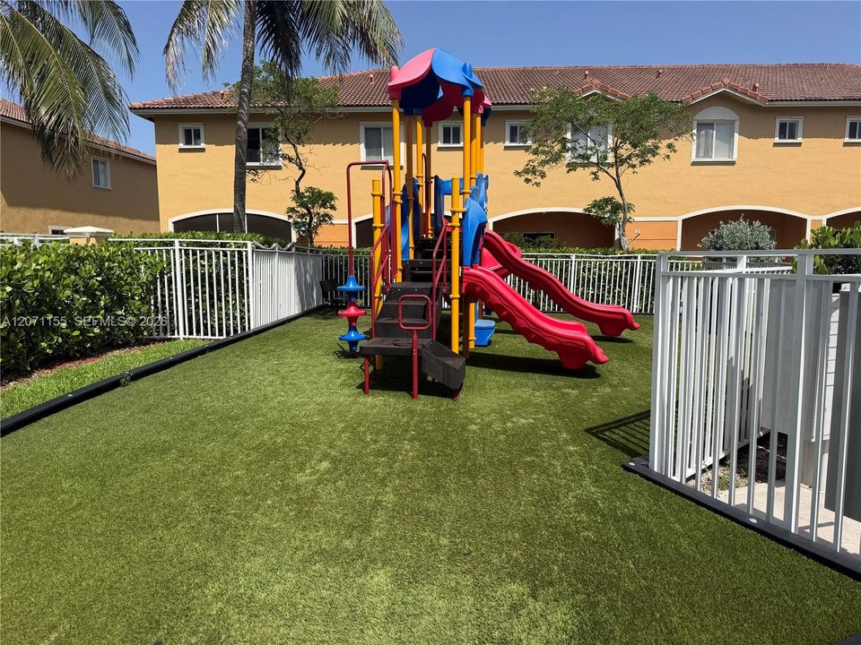 En Venta: $410,000 (3 camas, 2 baños, 1356 Pies cuadrados)