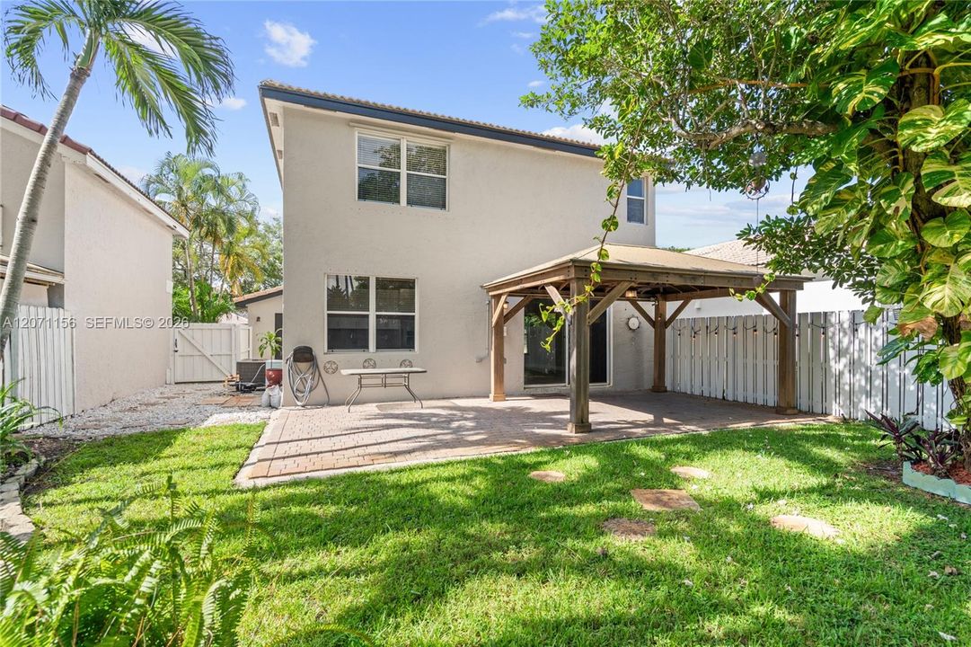 For Sale: $649,000 (3 beds, 3 baths, 1720 Square Feet)
