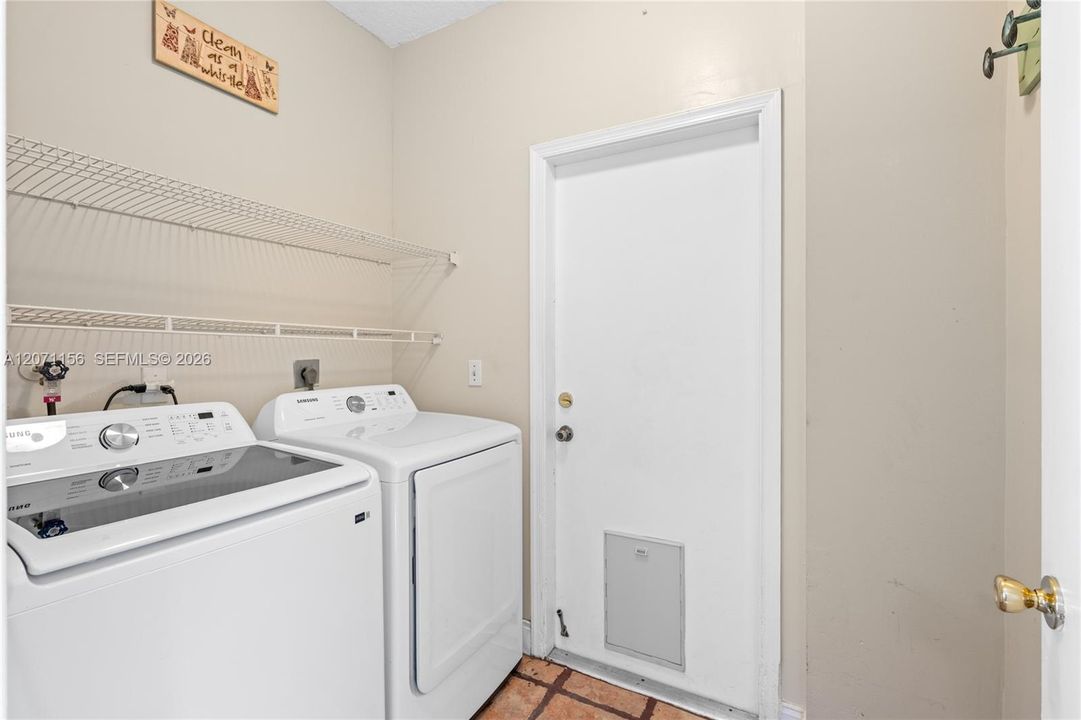 For Sale: $649,000 (3 beds, 3 baths, 1720 Square Feet)