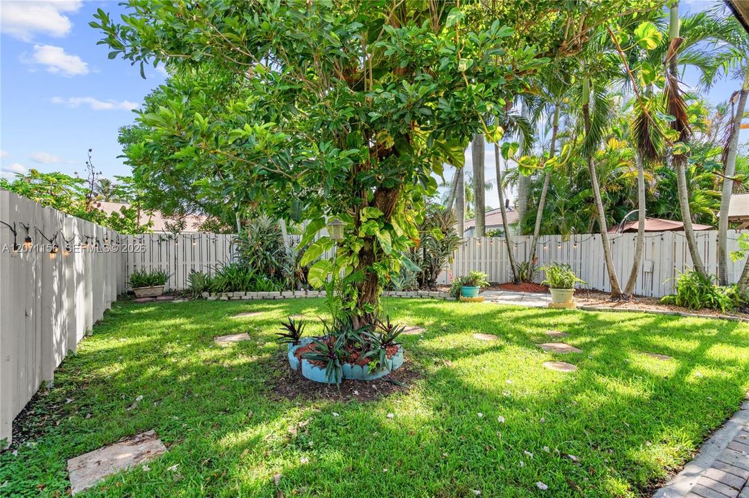 For Sale: $649,000 (3 beds, 3 baths, 1720 Square Feet)