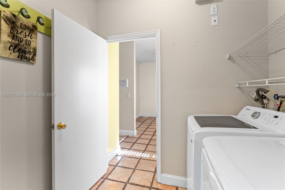 For Sale: $649,000 (3 beds, 3 baths, 1720 Square Feet)