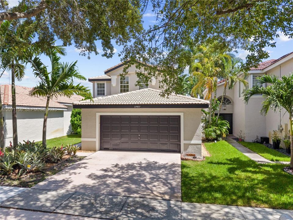 For Sale: $649,000 (3 beds, 3 baths, 1720 Square Feet)