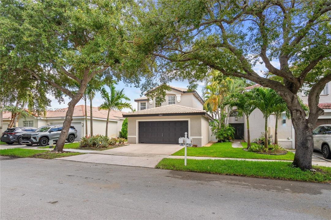 For Sale: $649,000 (3 beds, 3 baths, 1720 Square Feet)