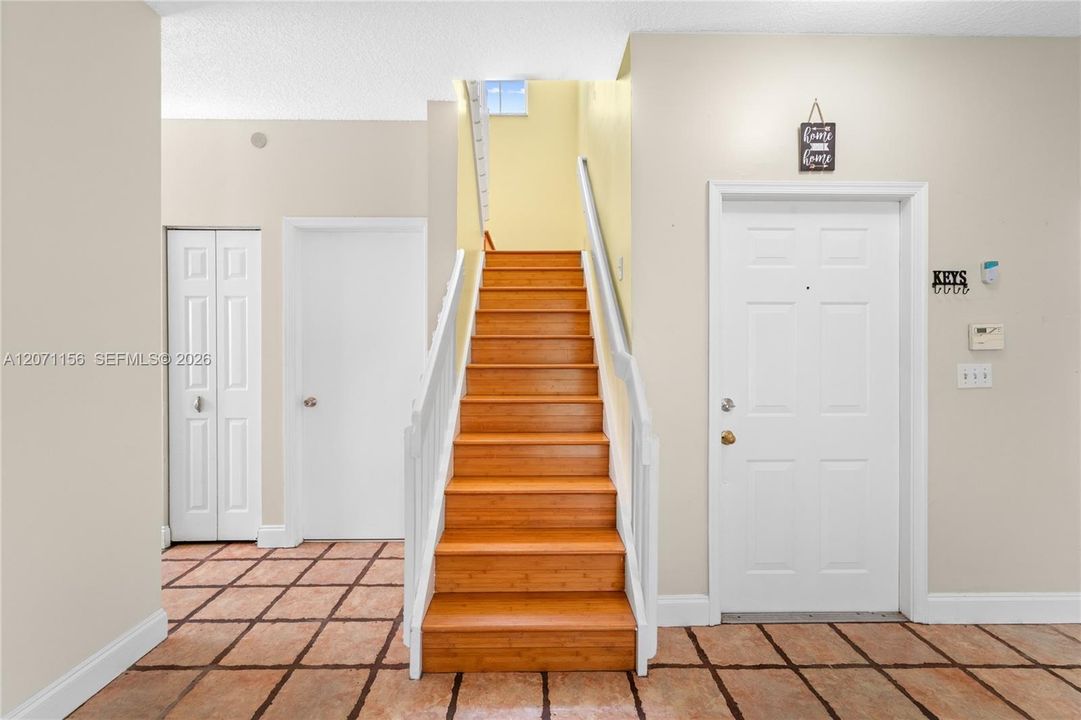 For Sale: $649,000 (3 beds, 3 baths, 1720 Square Feet)