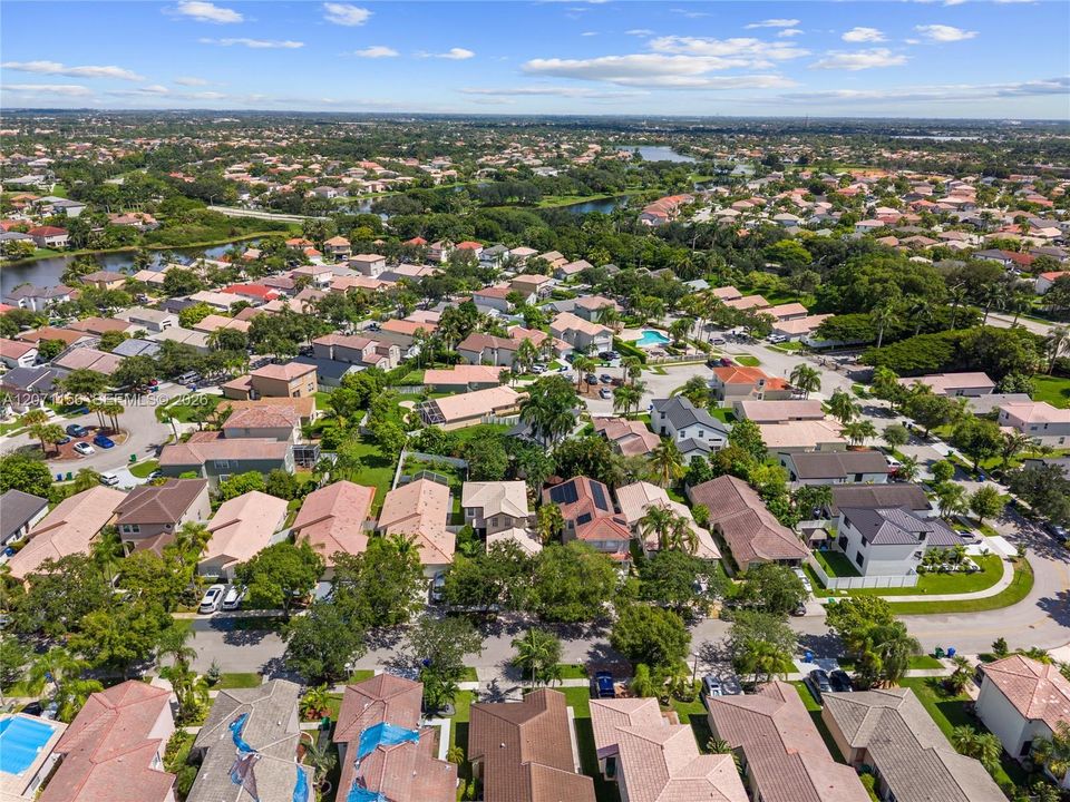 For Sale: $649,000 (3 beds, 3 baths, 1720 Square Feet)