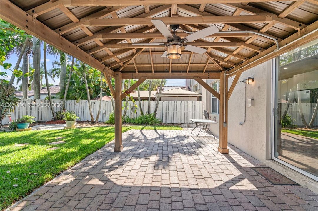 For Sale: $649,000 (3 beds, 3 baths, 1720 Square Feet)