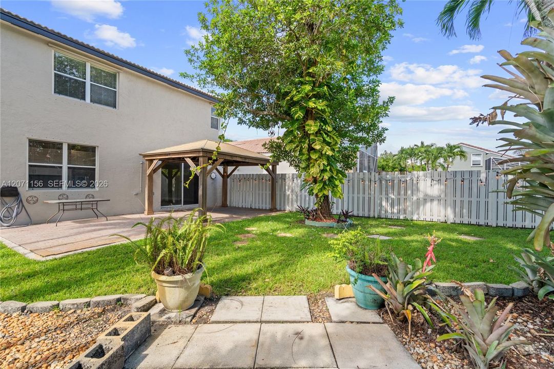 For Sale: $649,000 (3 beds, 3 baths, 1720 Square Feet)