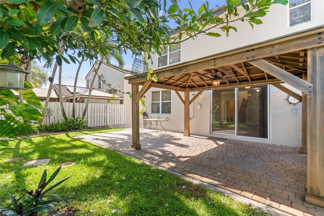 For Sale: $649,000 (3 beds, 3 baths, 1720 Square Feet)